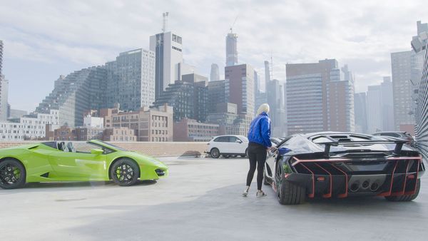 Car Crews with Supercar Blondie (LAS) - New York