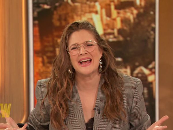 The Drew Barrymore Show - Drew's News at Comic Con with Jaime Lee Curtis