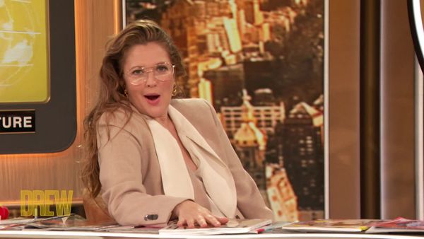 The Drew Barrymore Show - Hillary Rodham Clinton & Chelsea Clinton, Drew's News, In A Minute Hair Tip
