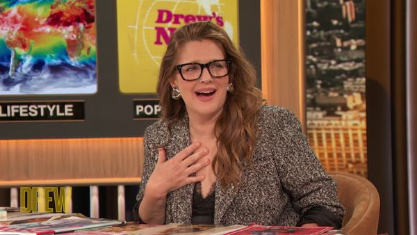 The Drew Barrymore Show - Drew's News, Stooping It with Sarah T, In A Minute Drew's Memory Bank