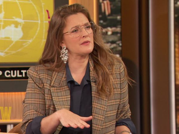 The Drew Barrymore Show - Drew's News with Guy Branum, Billy Eichner & Luke Macfarlane, In A Minute Drew's News Podcast with Benny Drama