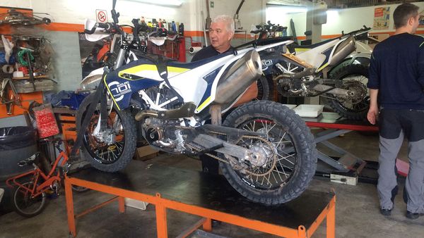 Roads End (LAS) - Broken Bike