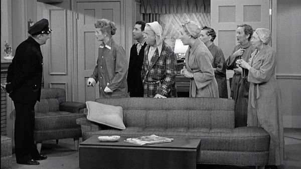 I Love Lucy - Too Many Crooks