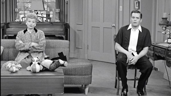 I Love Lucy - Ricky Minds The Baby