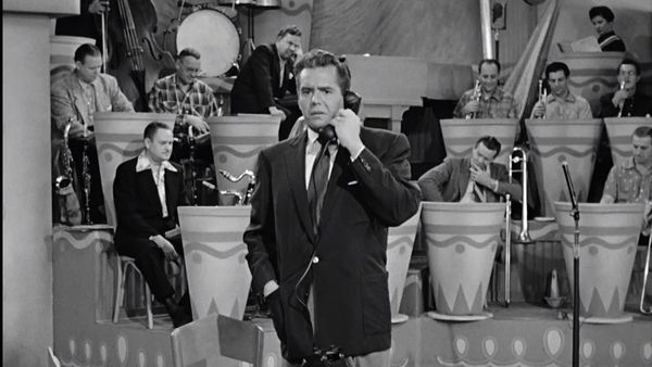 I Love Lucy - Changing The Boys Wardrobe