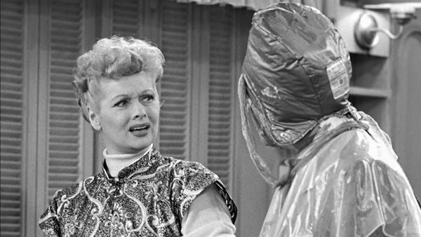 I Love Lucy - Ricky Thinks He's Getting Bald