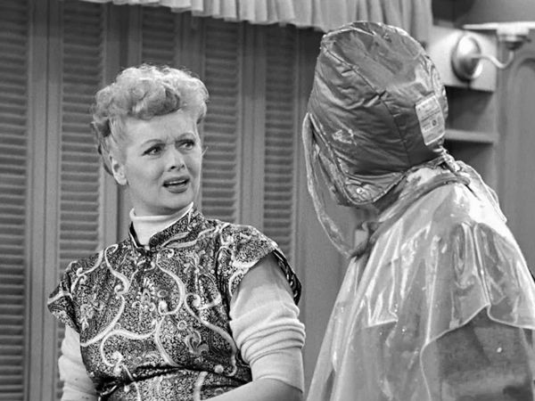 I Love Lucy - Ricky Thinks He's Getting Bald
