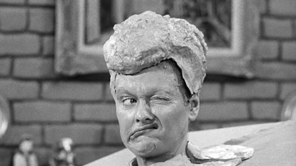 I Love Lucy - Lucy Becomes A Sculptress