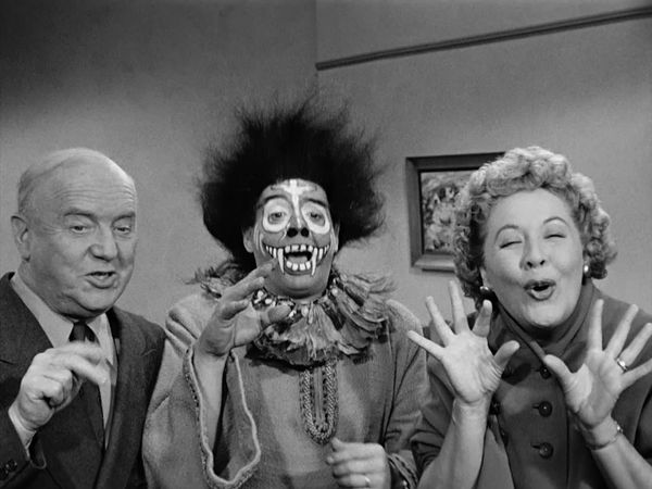 I Love Lucy - Lucy Goes To The Hospital