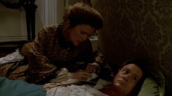 Star Trek: Voyager - The Q And The Grey