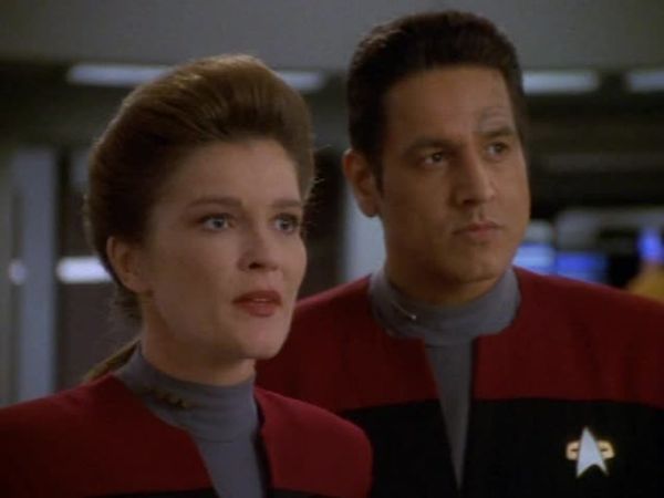 Star Trek: Voyager - Favorite Son