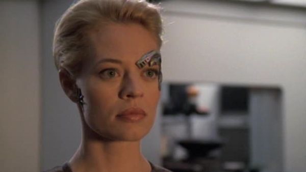 Star Trek: Voyager - Survival Instinct
