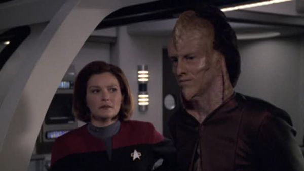 Star Trek: Voyager - Dragon's Teeth