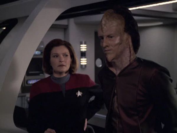 Star Trek: Voyager - Dragon's Teeth