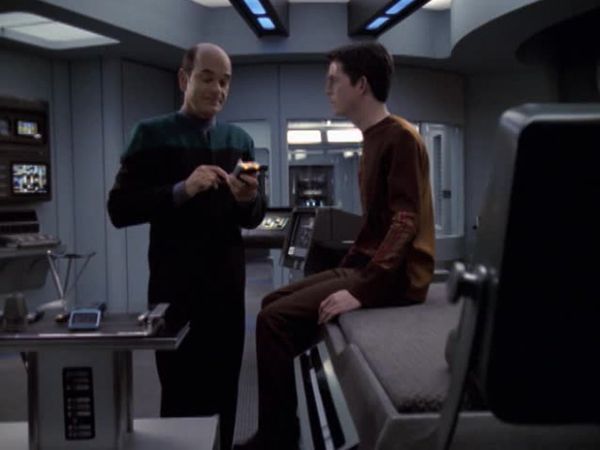Star Trek: Voyager - Child's Play