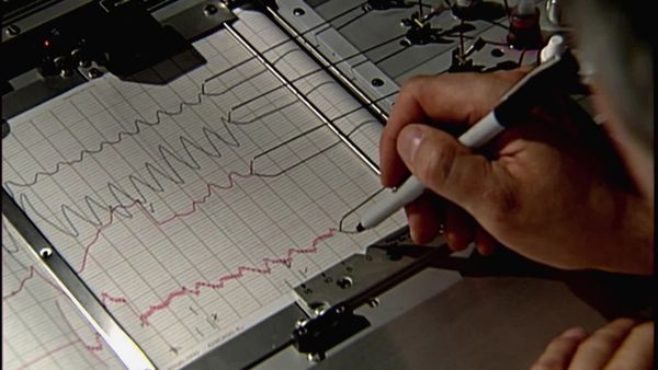 Detetives Médicos - Apreensivo