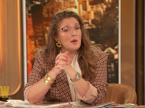 The Drew Barrymore Show - Drew's News: Health & Wellness Edition, Eyebrow Makeovers