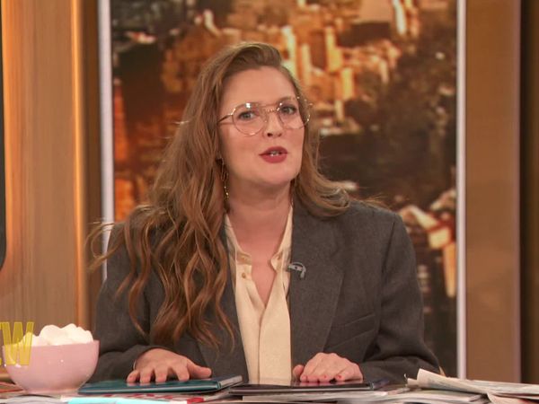 The Drew Barrymore Show - Red Flags with Dating Coach Damona Hoffman, Drew's News