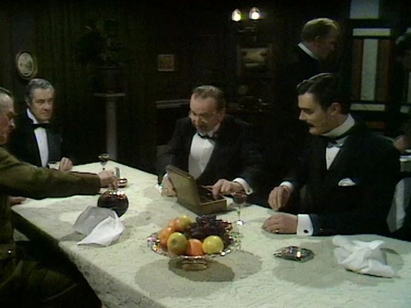 Upstairs, Downstairs DE - Fronturlauber