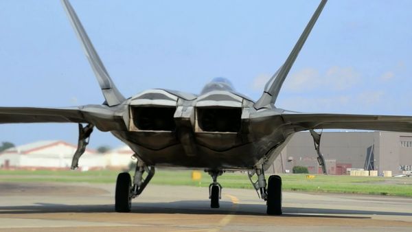 Air Warriors LT - F-22 Raptor