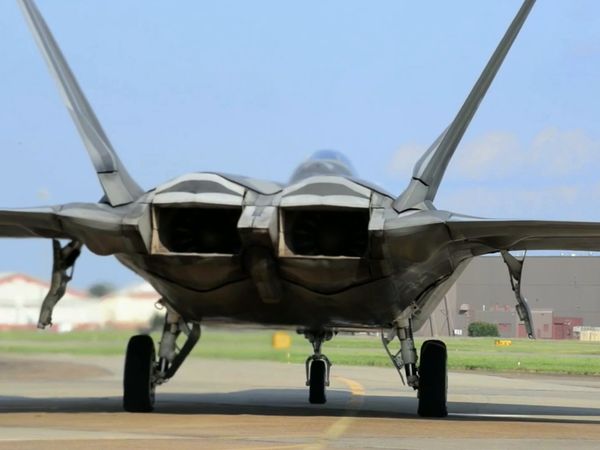 Air Warriors LT - F-22 Raptor