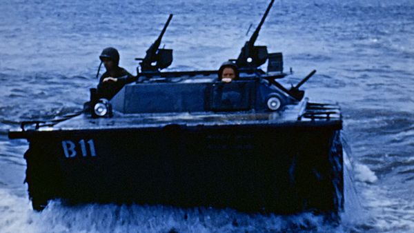 The Pacific War in Color LT - De Isla en Isla
