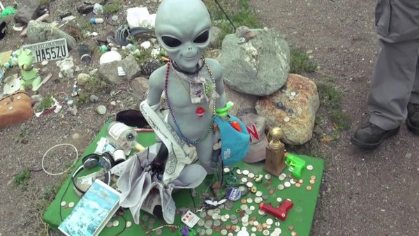 Trails to the Unknown - UFO Watchtower