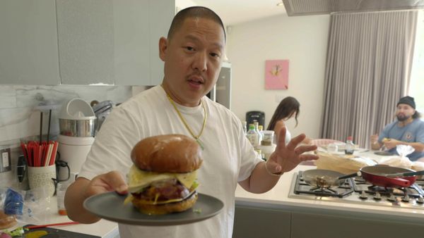 MTV Cribs NO - Debi Mazar / Eddie Huang
