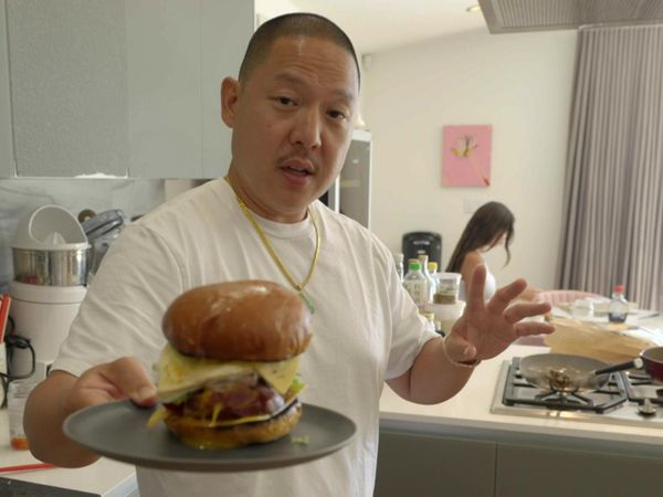 MTV Cribs NO - Debi Mazar / Eddie Huang
