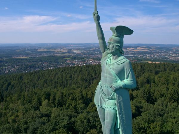 Sacred Sites LT - Mitos Nazis