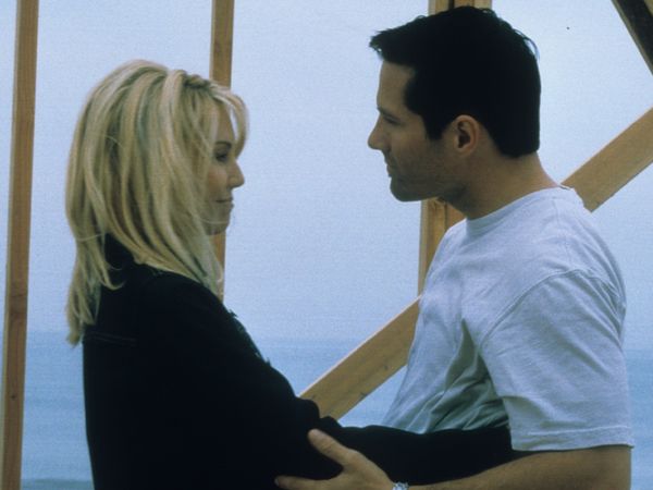 Melrose Place - Av jord är du kommen