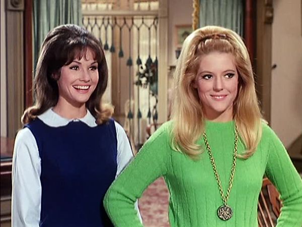 Petticoat Junction - Joe Saves the Post Office