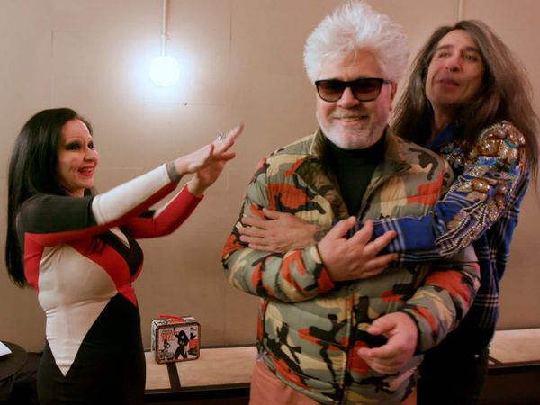 Alaska y Mario - Huracán maletas