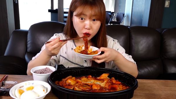 G-NI's Mukbang - Episódio 01