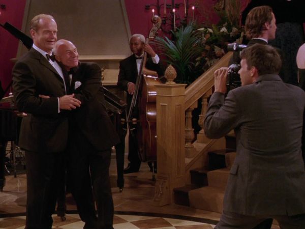 Frasier - The Doctor Is Out