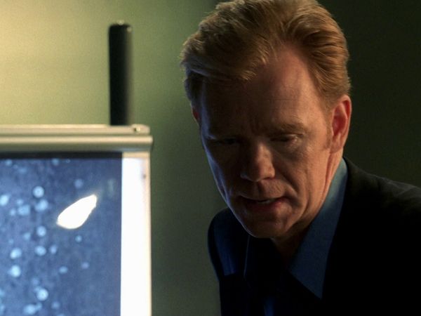 CSI: Miami - A Cova De Um Homem Jovem