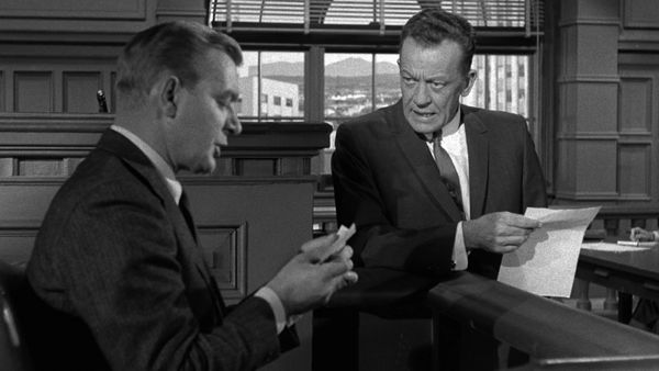 Perry Mason - The Case of the Missing Button