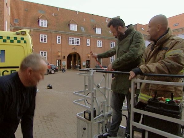Med kniven for struben - Episode 411