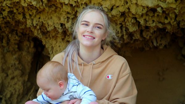 Jovens e Mães: Austrália - Em Casa