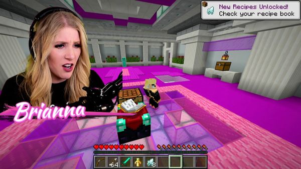 Brianna Playz - I Survived 100 Days as a Nurse in Minecraft