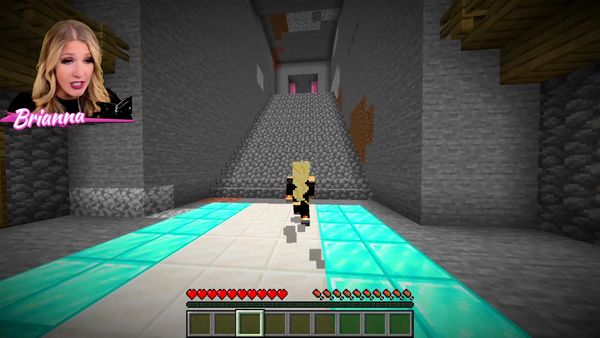 Brianna Playz - Minecraft Millionaire House Battle vs. Aphmau