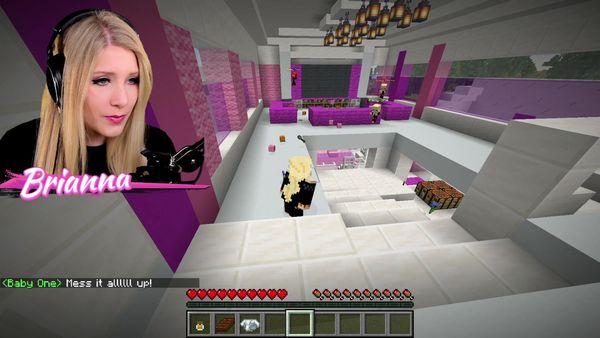 Brianna Playz - I Spent 24 Hours in Unspeakable's Minecraft House