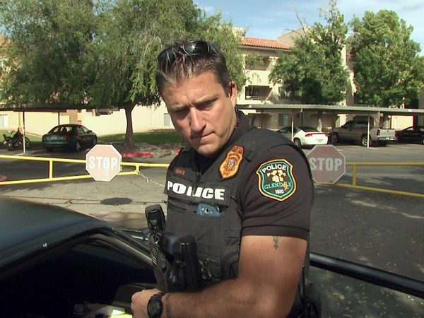 Cops en español - SERVICIO DE LIMPIEZA ROCKERO