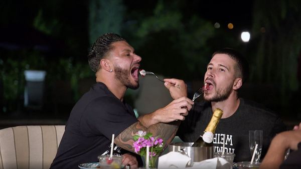 Jersey Shore Family Vacation - Jersey Shore: Family Vacation Attack of the Killer Raccoons