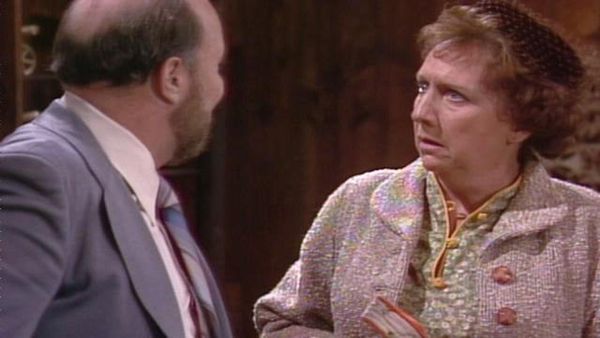 All in the Family - Edith Vs The Bank