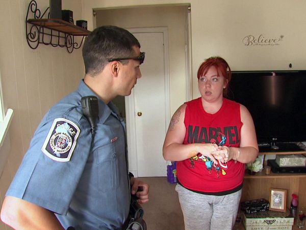 Cops - Manicure para un corazón roto