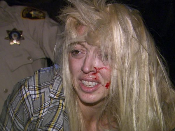 Cops - Asustando
