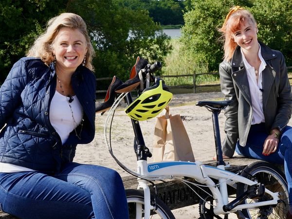 Antiques Road Trip - Izzie Balmer & Catherine Southon, Day 3