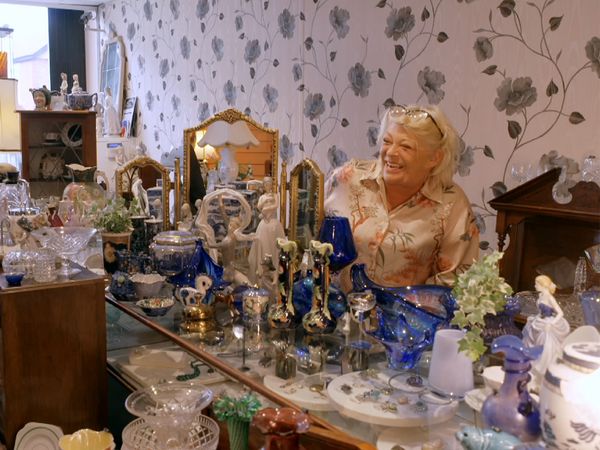 Celebrity Antiques Road Trip - Scarlett Moffatt and Crissy Rock