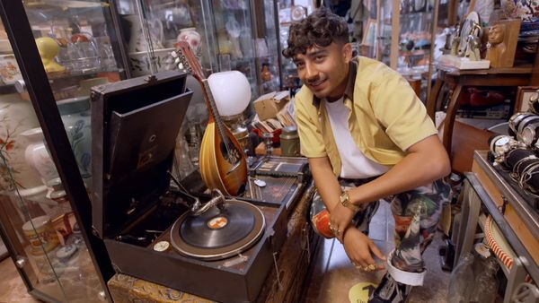 Celebrity Antiques Road Trip - Radzi Chinyanganya and Karim Zeroual